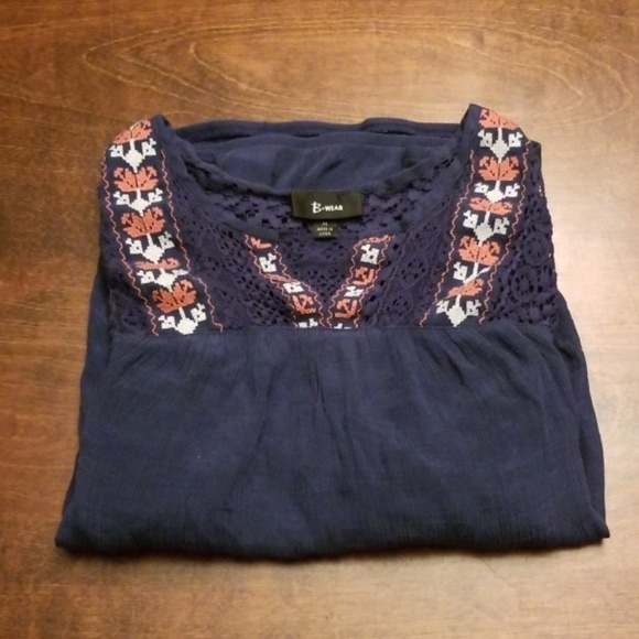 Shirt - Picture 4 of 4